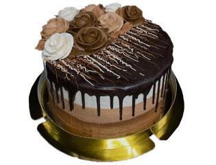 Торт праздничный с шоколадными розами из масляного крема