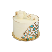 Торт нежно молочный с сердцами и леопардовым принтом - 1 изображение